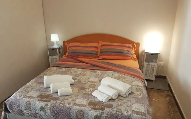 Spacious and Beautiful 60 sqm Apartment in the Very Heart of Bologna