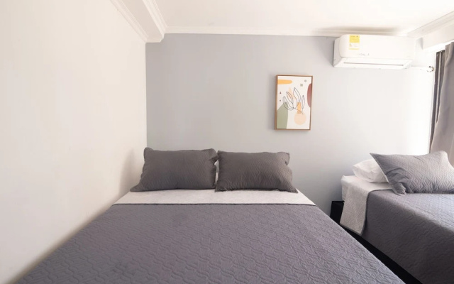 Penthouse con Piscina Privada El Laguito