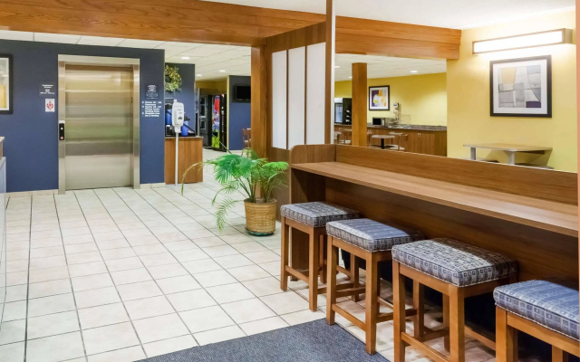 Microtel Inn & Suites