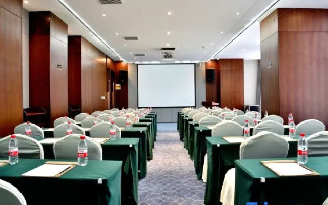 Manxing Manyu Homestay (Zhengzhou Erqi Square MixC Mall)