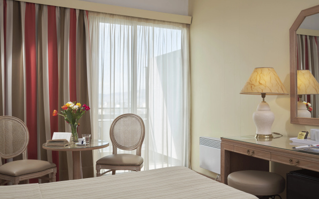 Candia Hotel
