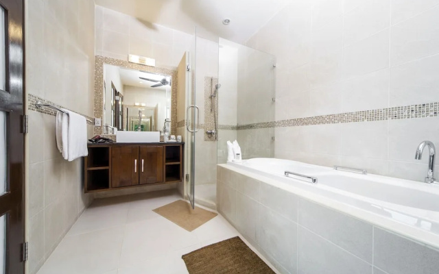 Villa Hin Fa 8 Bed Seaviews in Extensive Modern Grandeur