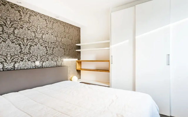 Apartment in Koksijde Near Seawall & Beach
