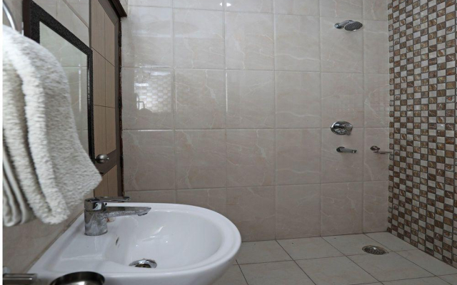 OYO Townhouse 782 Hotel kalinga Sector 66