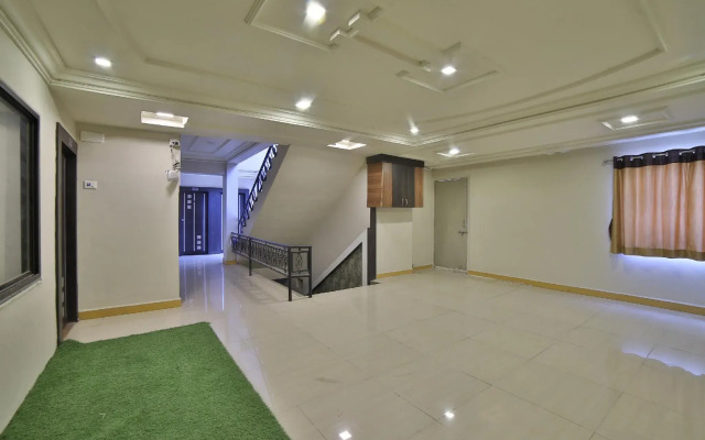 OYO 41929 Hotel Loyal Residency