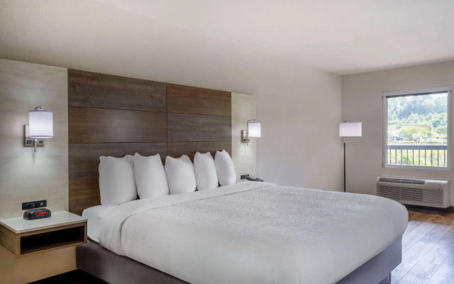 Days Inn by Wyndham Clemson