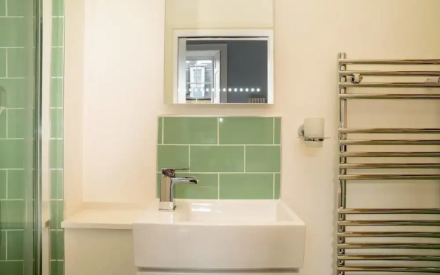 Great Location! 3 Bedroom Ground Floor