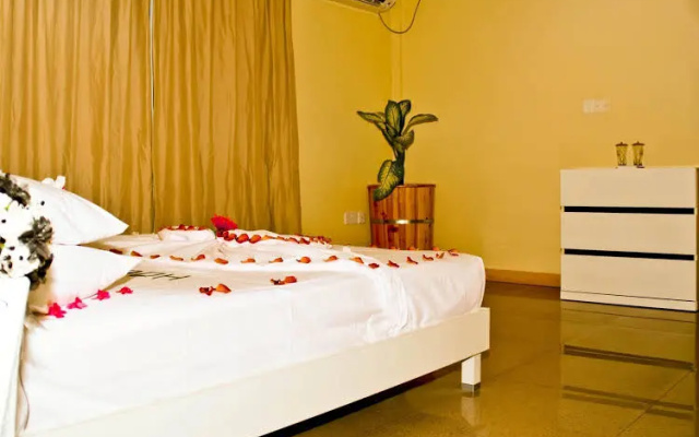 Holhudhoo Inn Maldives