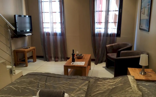 Suites Coronell d'En Vila