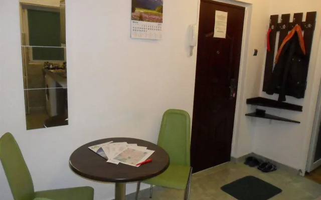 Victoriei Room