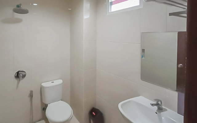 RedDoorz Syariah Plus near Tanjungpura University 2