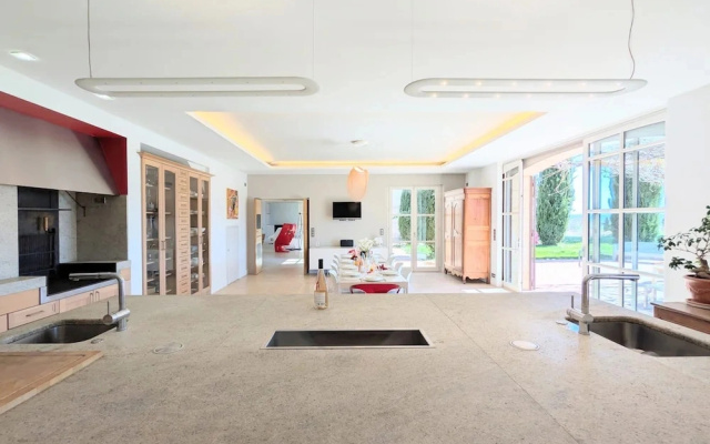Wine Estate 20m Pool and Cinema
