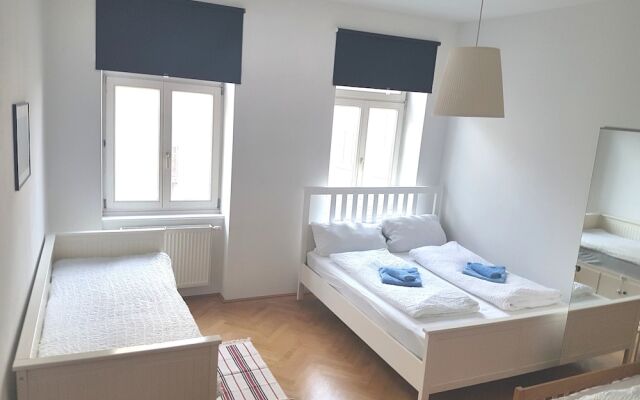Отель Sobieski Donaukanal Apartments Австрия, Вена - отзывы, цены и фото номеров - забронировать отель Sobieski Donaukanal Apartments онлайн комната для гостей