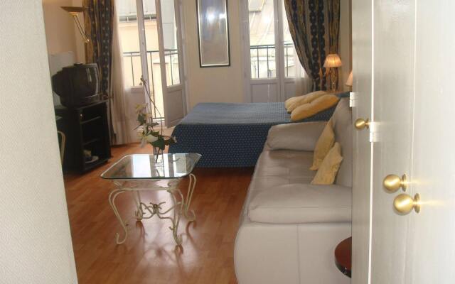 Апартаменты Quartier Latin 1 Apartment Париж комната для гостей