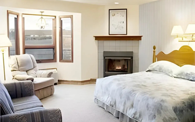 Hilltop Inn & Suites