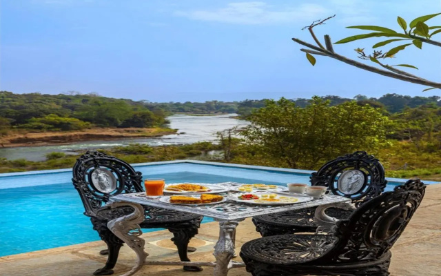 Saffronstays One Tree Farm, Karjat