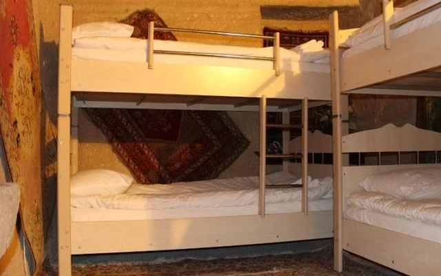 Stay In Peace Cave Hostel