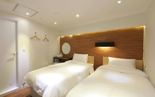 CASA Myeongdong Guesthouse