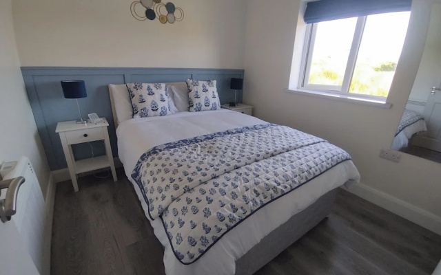 Apartment - Sleeps 4 - Near Aran Islands - Parking