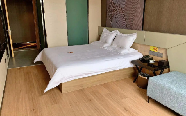 IU Hotels· Tianjin Houtai Chengjian University Haitai Industrial Park