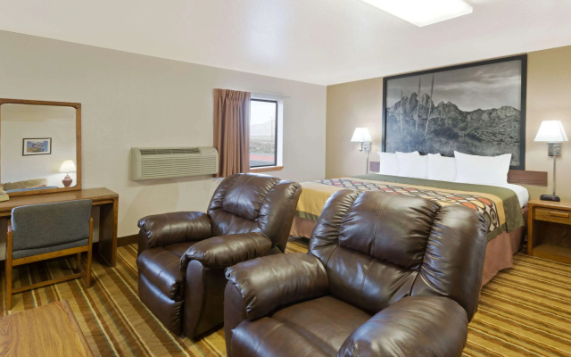 Super 8 by Wyndham Las Cruces/White Sands Area