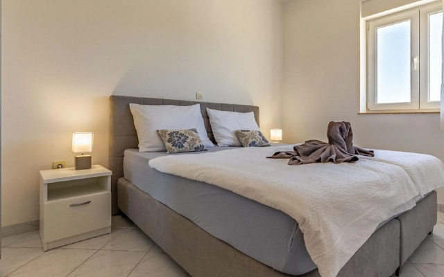 Classy Apartment in Banjole near Beach & Pula City