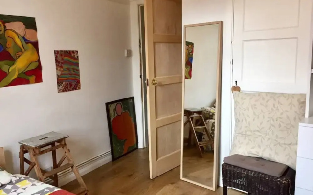2 Bedroom Apartment in West London