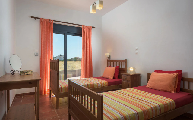 Cristelia Luxury Sea Front & Pool Villa