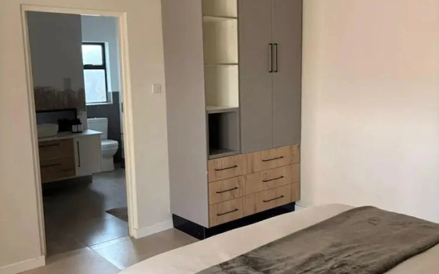 One Bedroom Modern Apartment in Fomona - 2386
