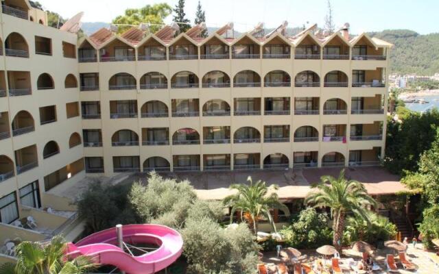 Hotel Golmar Beach вид на фасад
