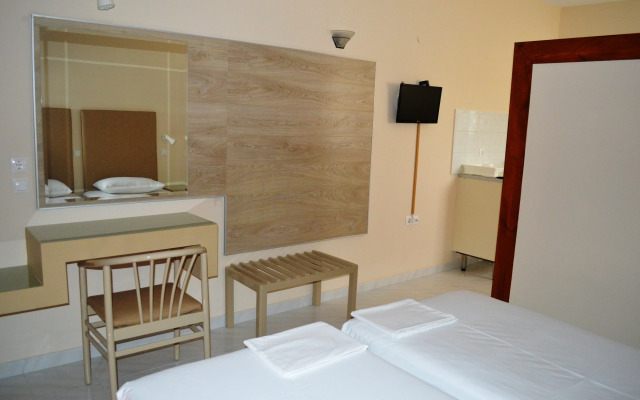 Triantafyllas Apartments