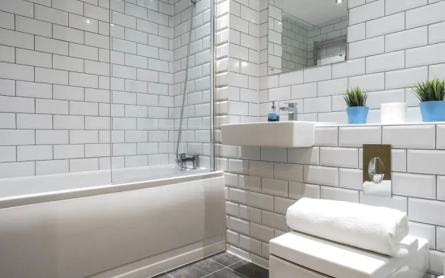 Tudors eSuites Birmingham Canalside Apartments