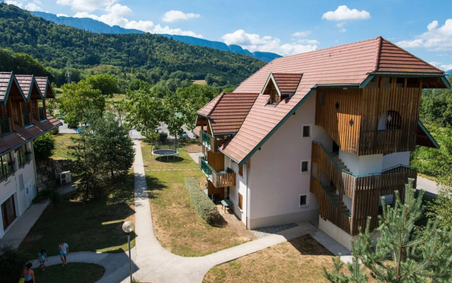 Alpine Getaway With Pool
