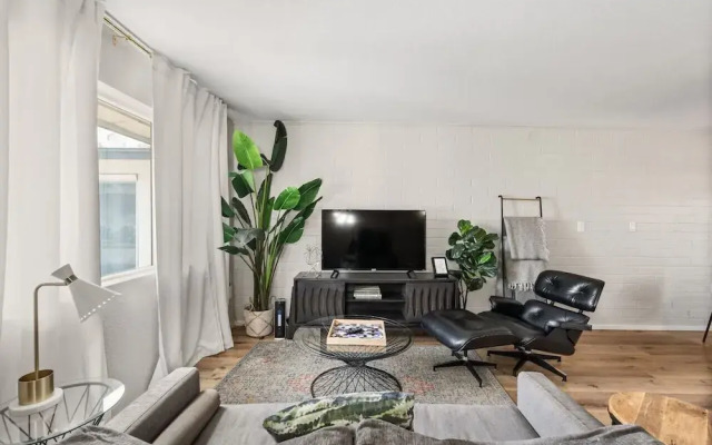 Fashion Square Apt3
