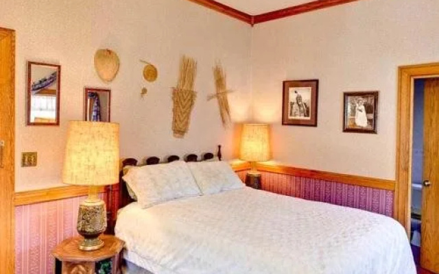 Mariposa Hotel Inn