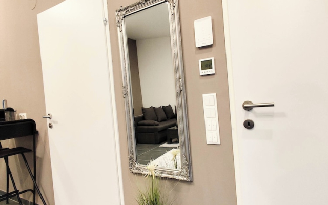 Cozy Apartment with Free Parking