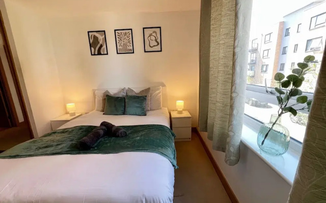 Modern 2-bed Dartford - Free Parking & Fast Wifi