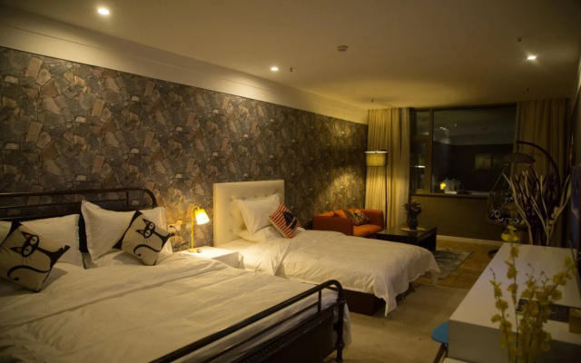 Yilu Gangwan Hotel