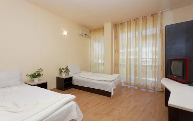 Club Hotel Vedren