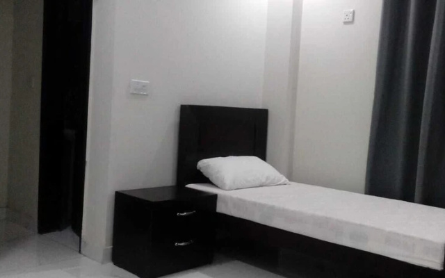 Uptown86 Girls Hostel