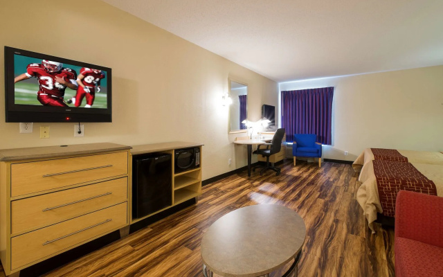 Red Roof Inn & Suites Philadelphia - Bellmawr