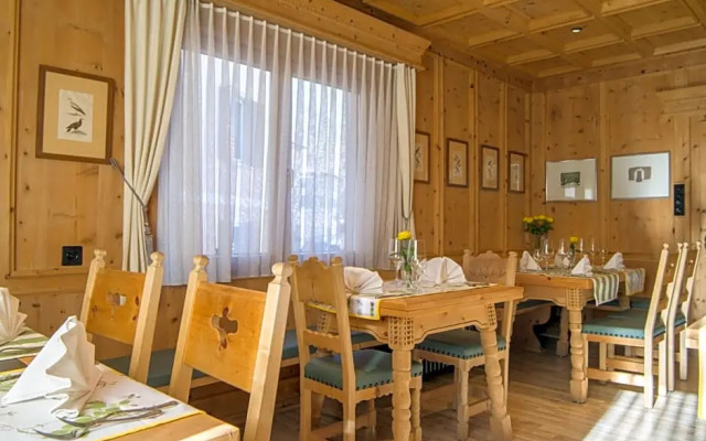 Hotel Alpina Zernez