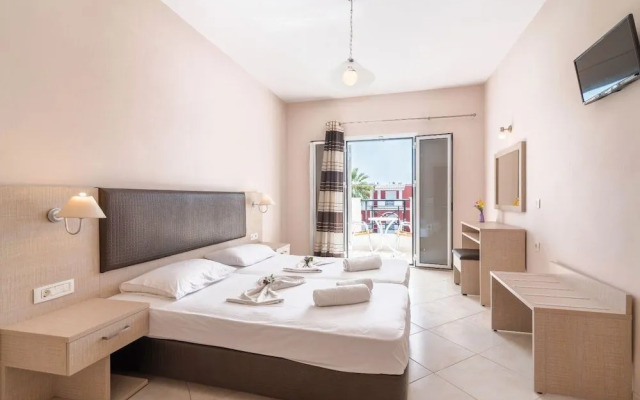 Yakinthos Hotel