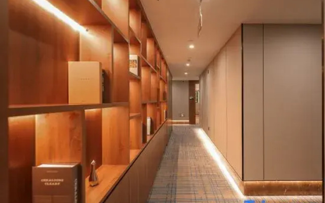 Qingmu Platinum Hotel