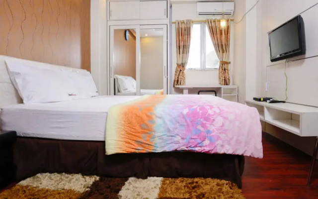 RedDoorz Apartment @ The Suites Metro Soekarno Hatta