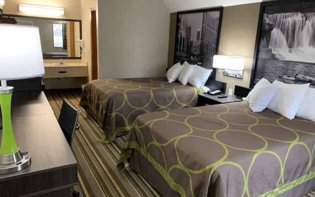 Super 8 By Wyndham Brownsburg