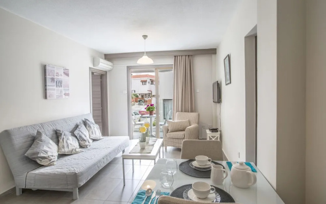 Ayia Napa Holiday Apartment So8