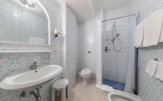 Hotel Al Larin