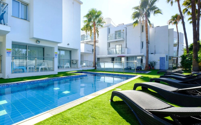 Rio Gardens - Magic 1-bdr Apt w Balcony