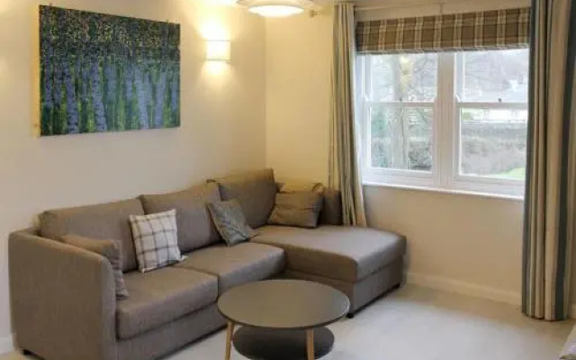 12a Elm Court